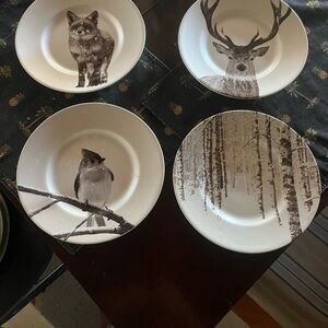 Pier One Exclusive Snowey Forest plate set